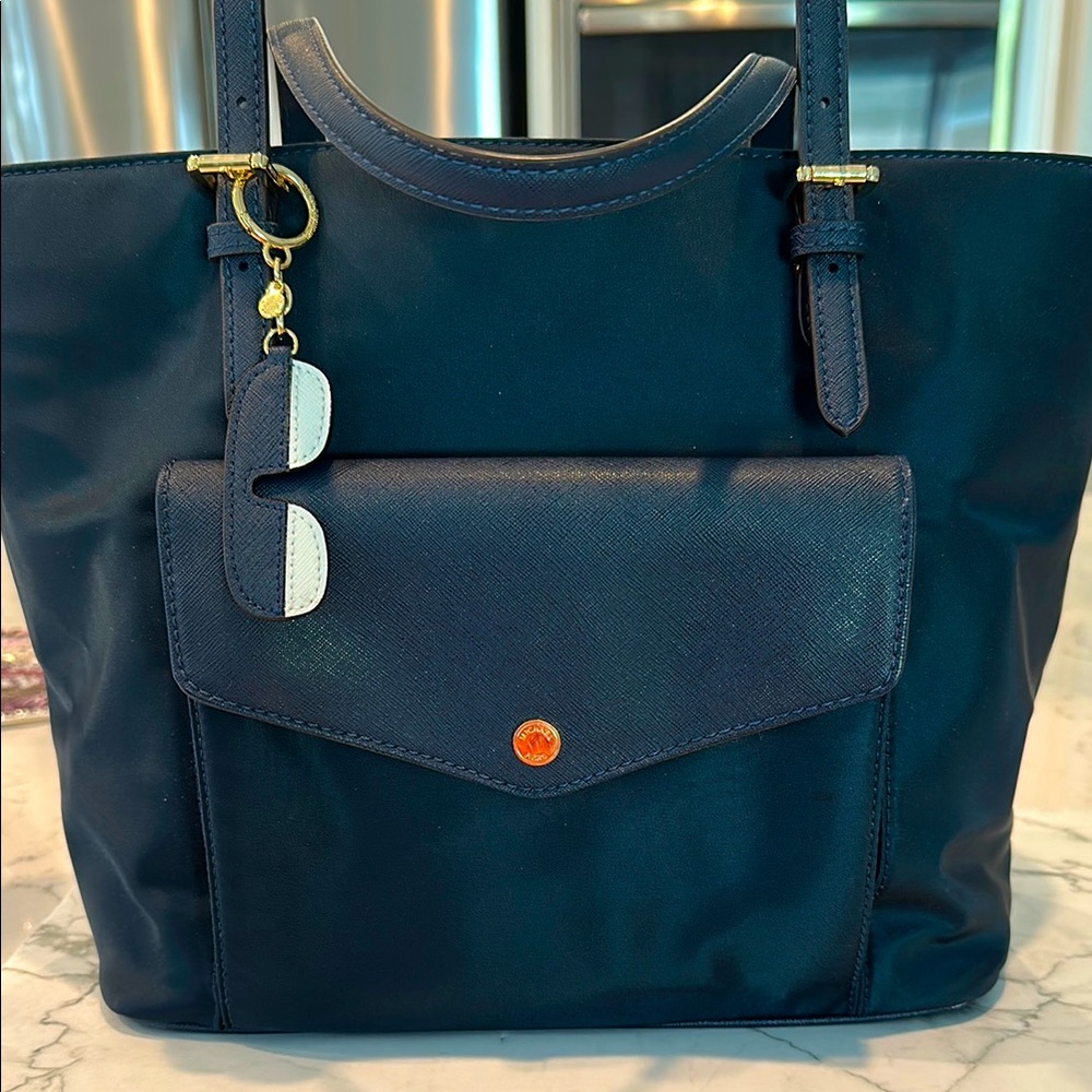 Elegant  Michael Kors Navy Blue Tote Bag with key chain EUC